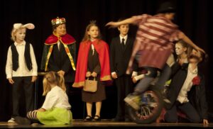 akt show 6 1.jpg